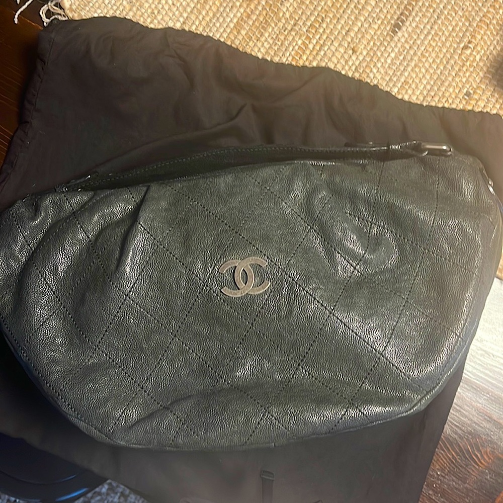 Chanel Hobo shoulder bag with chain detail